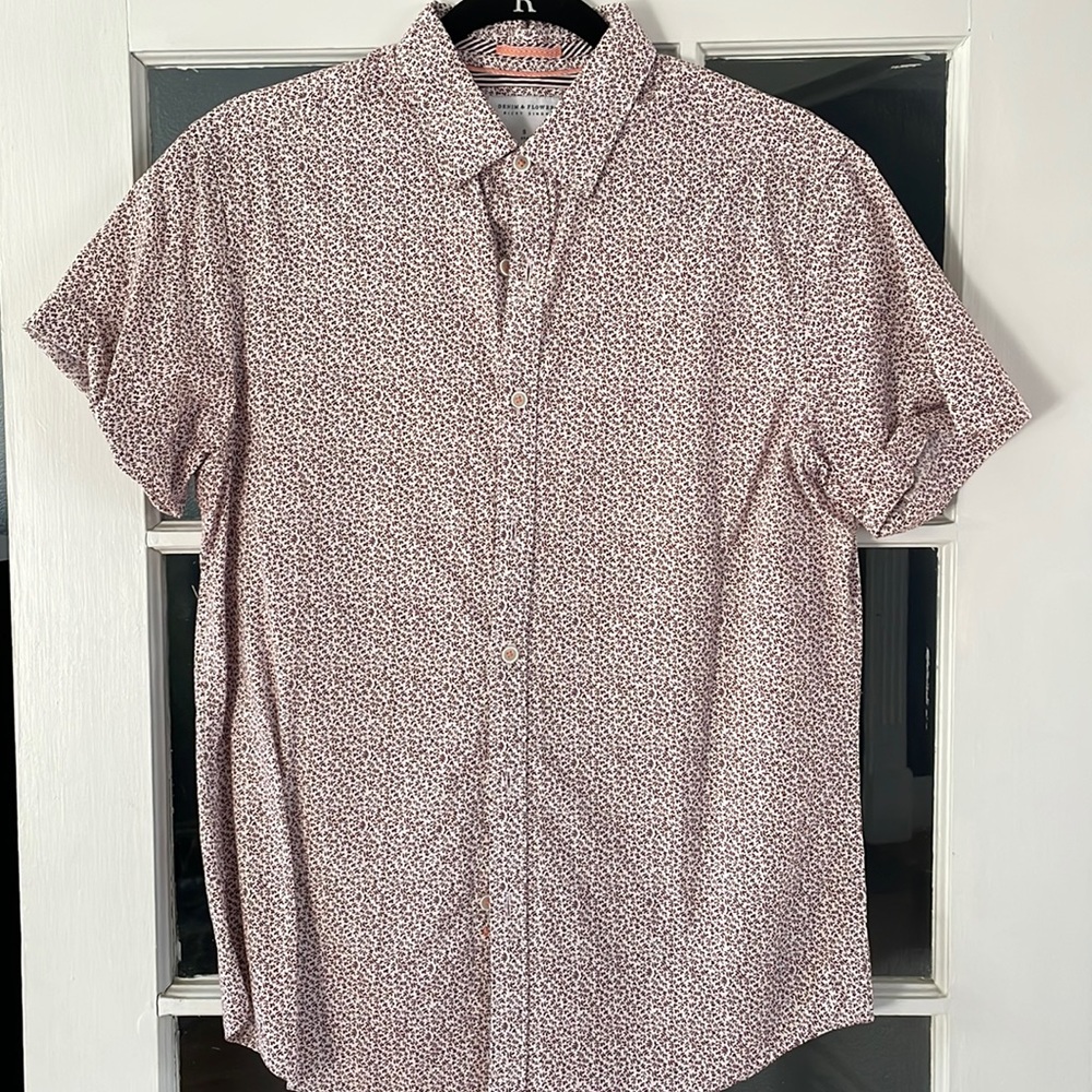 Mens short sleeve button down, size small. Denim & Flower.